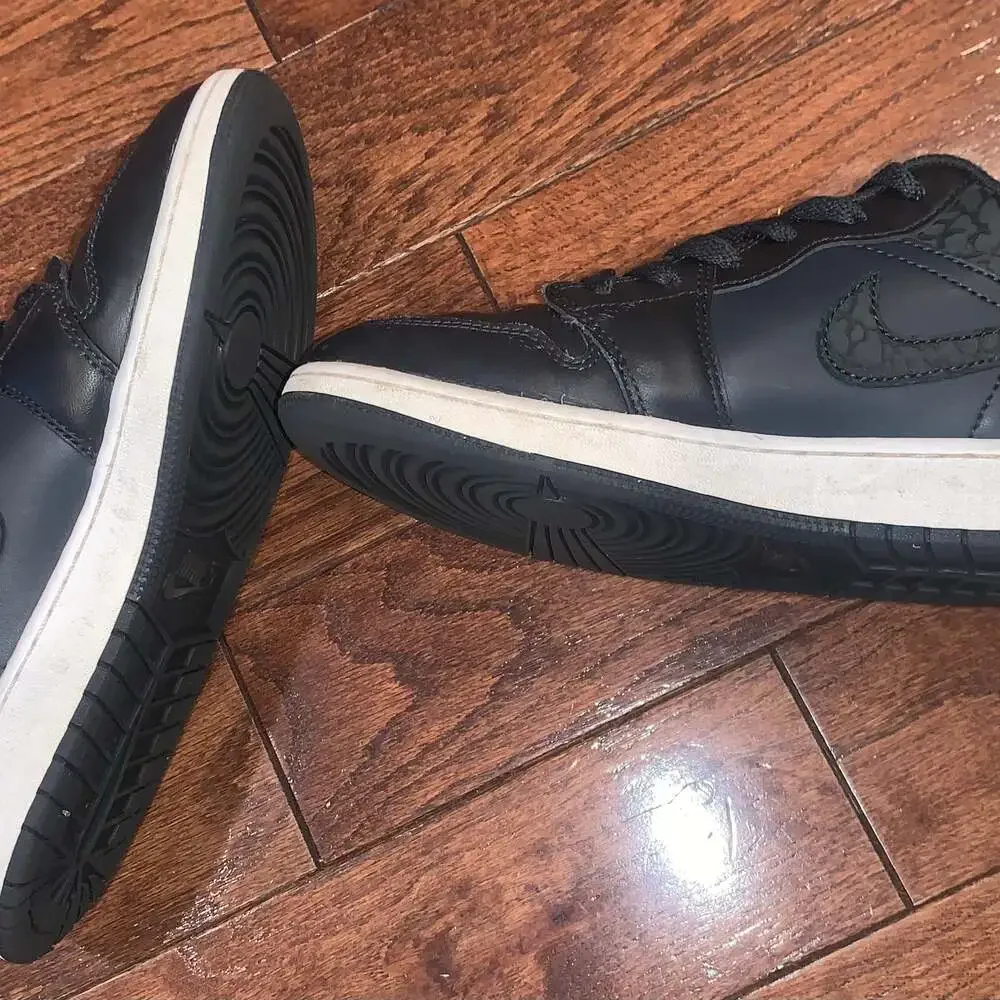 Jordan 1 Low Black Elephant Print Streetwear Sneakers 5.5Y‎